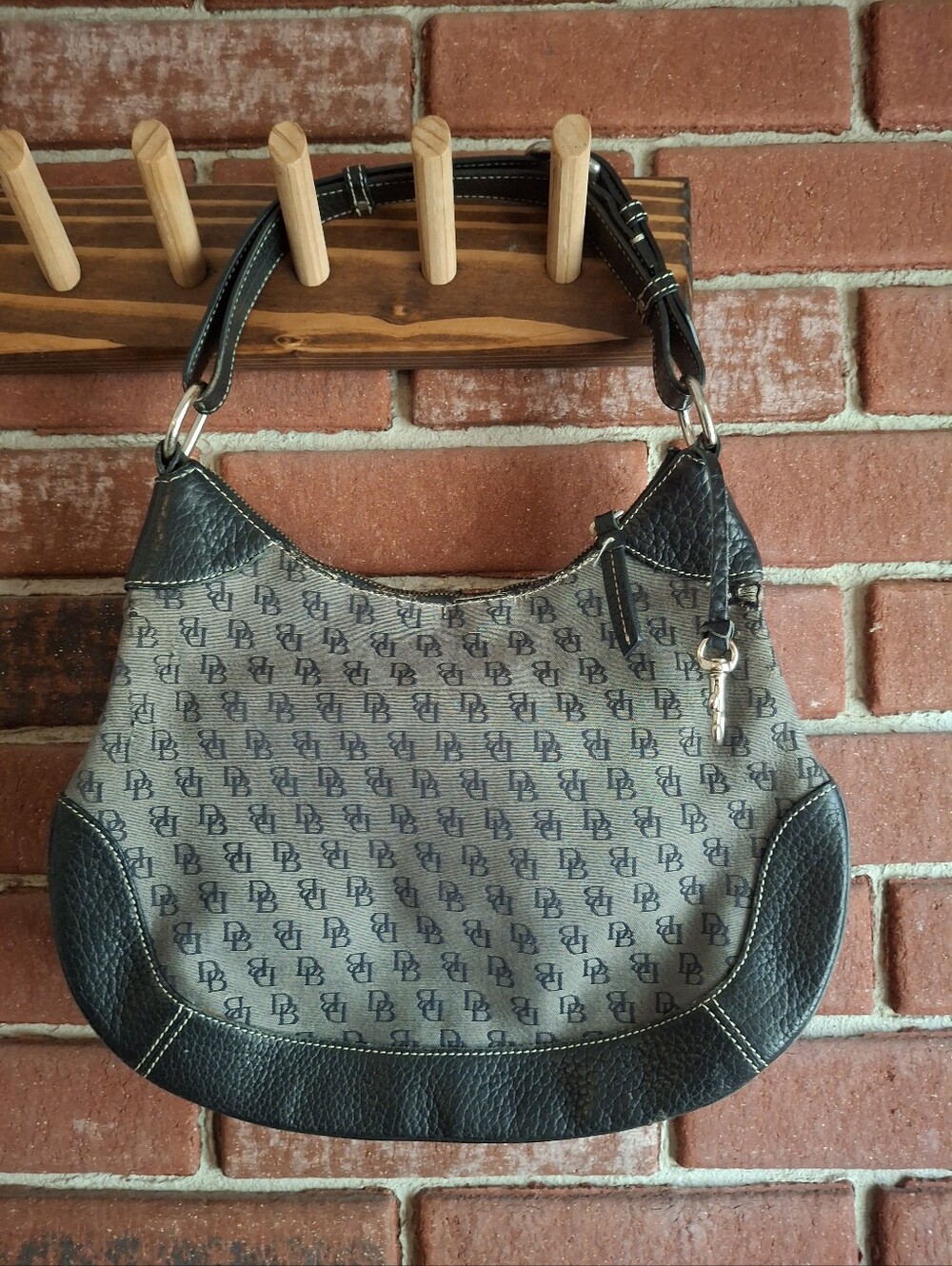 Dooney & Bourke shoulder bag